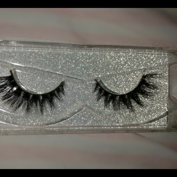 100% Mink Eyelashes - Picture 1 of 1